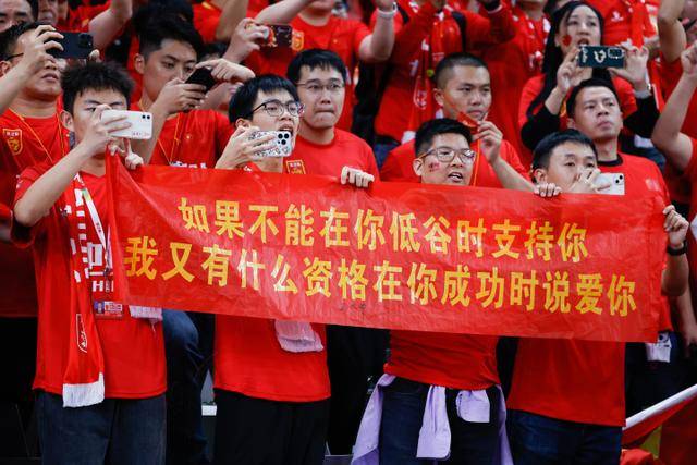 昔日技巧赛五后卫合影：仅库里仍在征战
